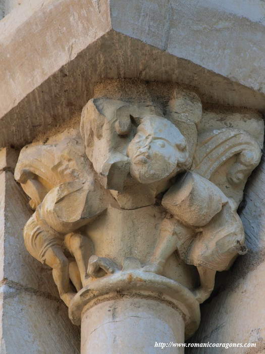 CAPITEL DEL VANO CENTRAL